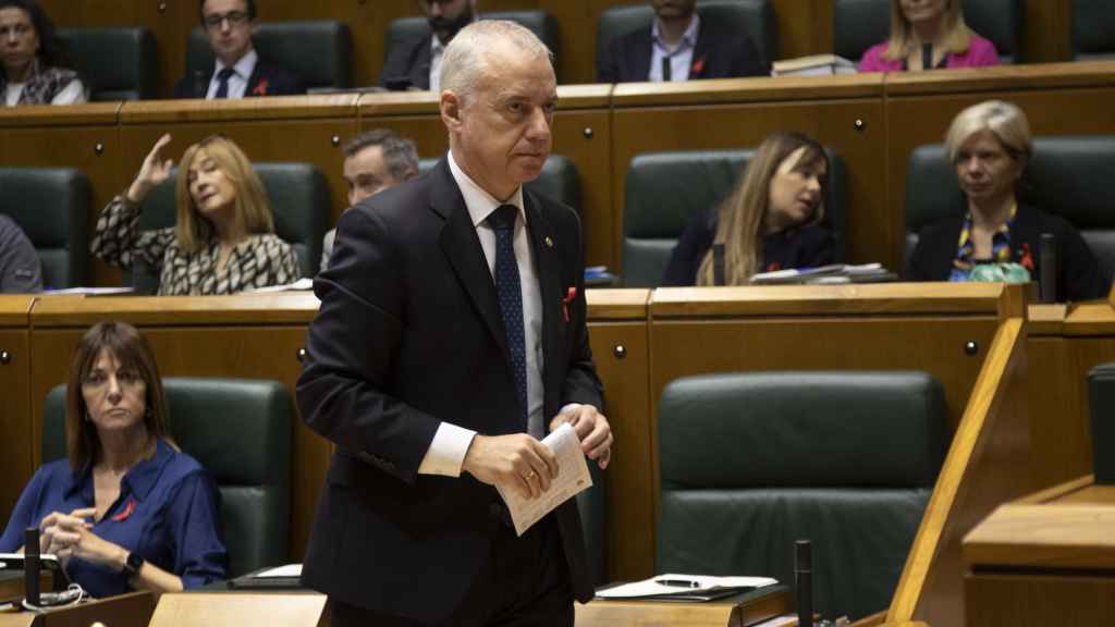 El lehendakari, Iñigo Urkullu, durante un pleno de control del Parlamento vasco / Legebiltzarra