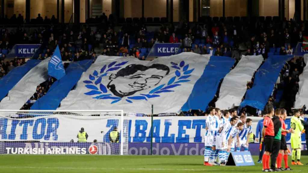 Zona de la grada de animación Aitor Zabaleta en el campo de la Real Sociedad / EFE