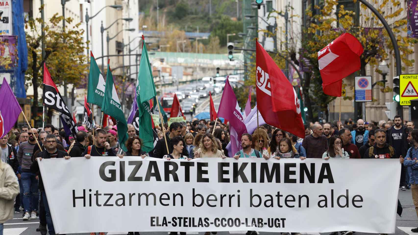 Manifestación en Bilbao de trabajadores de la enseñanza concertada / MIGUEL TOÑI - EFE