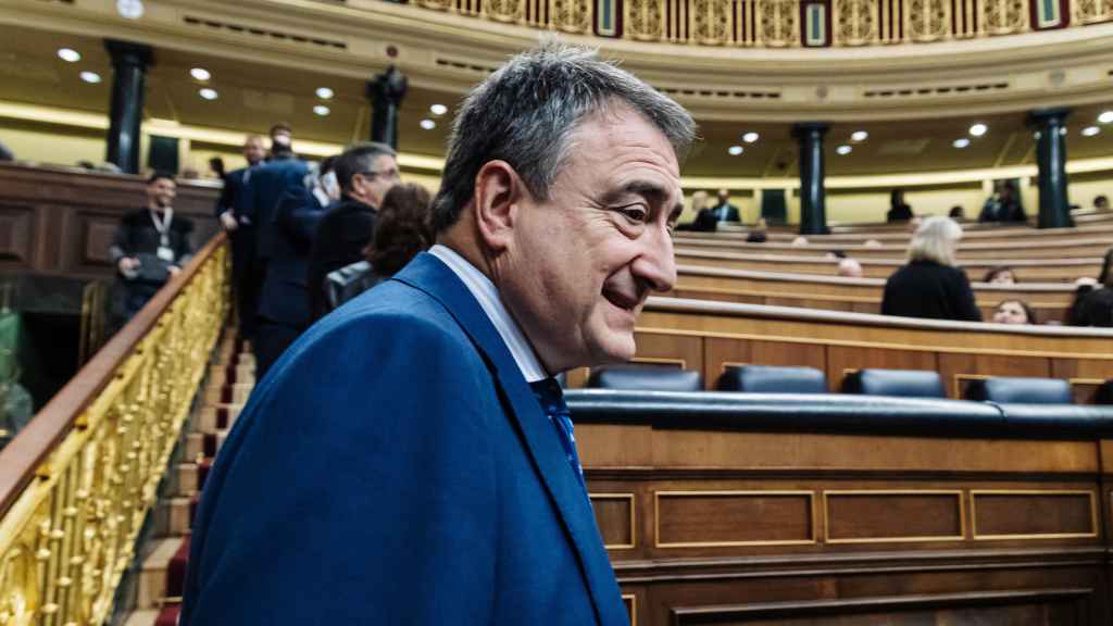 El portavoz del PNV en el Congreso, Aitor Esteban, a su llegada a un pleno en el Congreso de los Diputados, a 19 de diciembre de 2023, en Madrid / Carlos Lujan - Europa Press