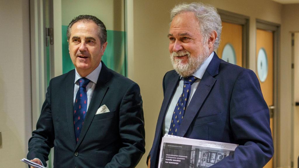 José Ignacio Zudaire, presidente de la Cámara de Bilbao, con el secretario general Mikel Arieta-araunabeña