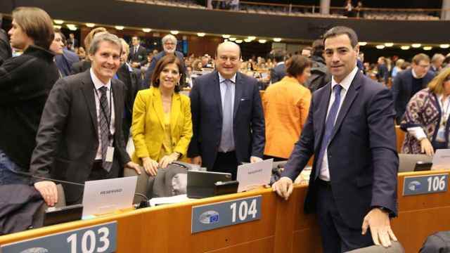 Pradales se estrena como candidato con una defensa del euskera en el Parlamento Europeo / PNV