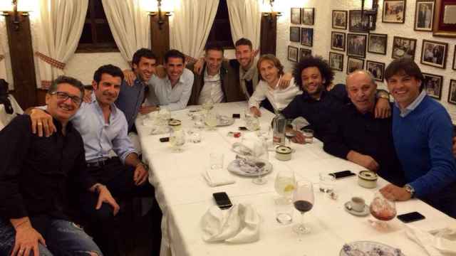 Futbolistas del Real Madrid en el Restaurante Vasco / Twitter Mesón Txistu