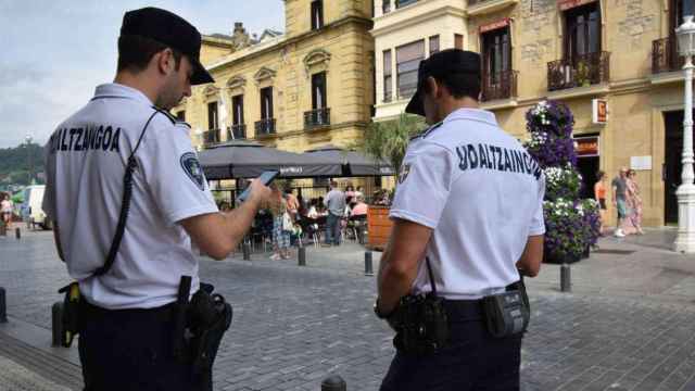 Policías locales de San Sebastián.