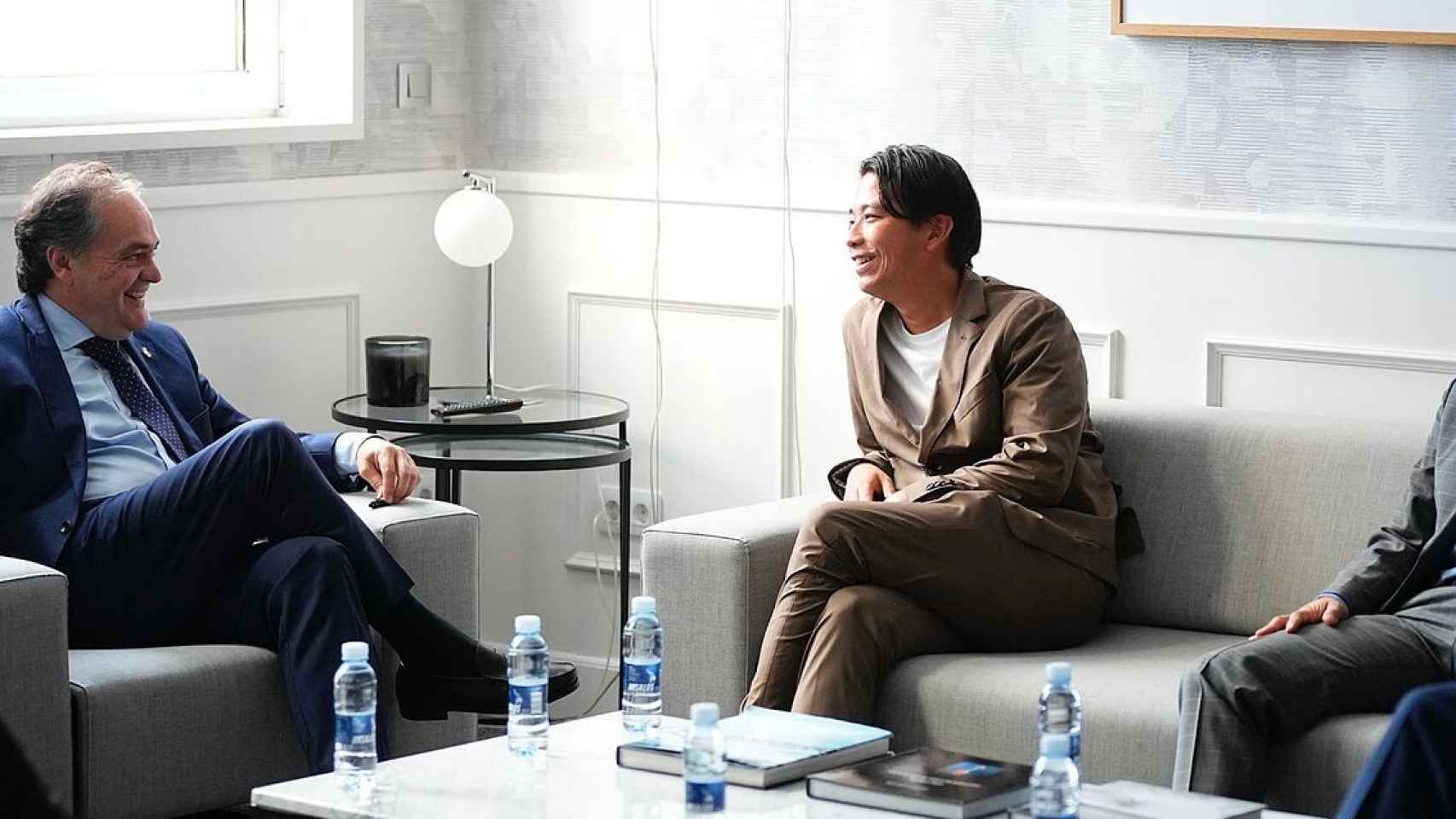 Jokin Aperribay junto a Keisuke Yasuda el día que la empresa japonesa viajó a Donostia.