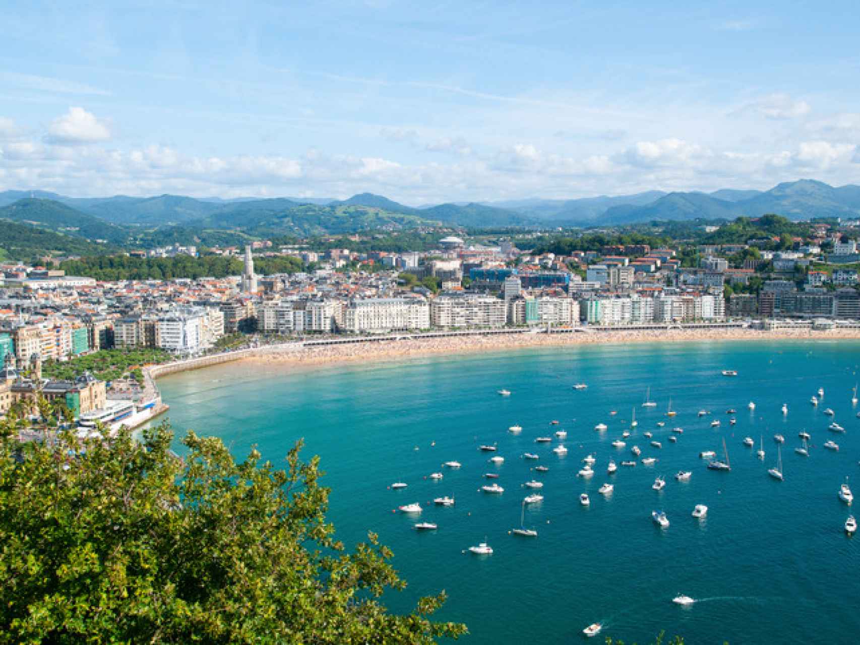 Así se bañaban antes los vascos en una de las playas más famosas de  Euskadi: una manera muy distinta