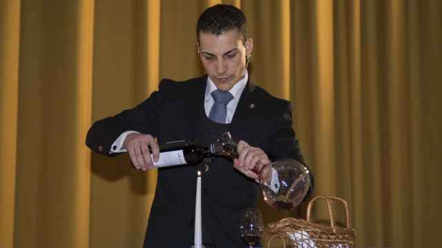 Confirman la condena a 2 años al exsumiller de Mugaritz por apropiarse de botellas de vino