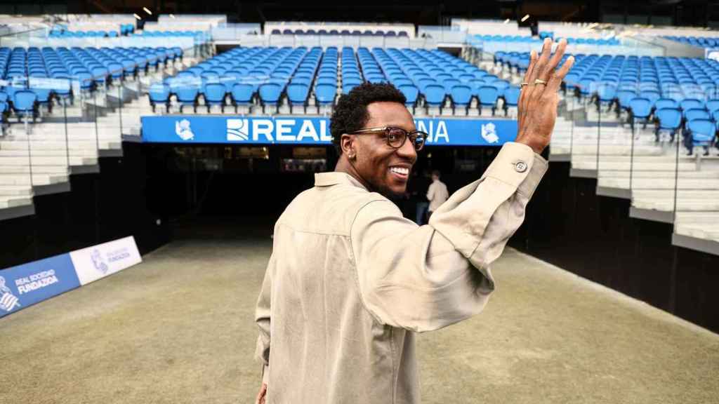 Sheraldo Becker, durante su presentación como jugador de la Real Sociedad en Anoeta.