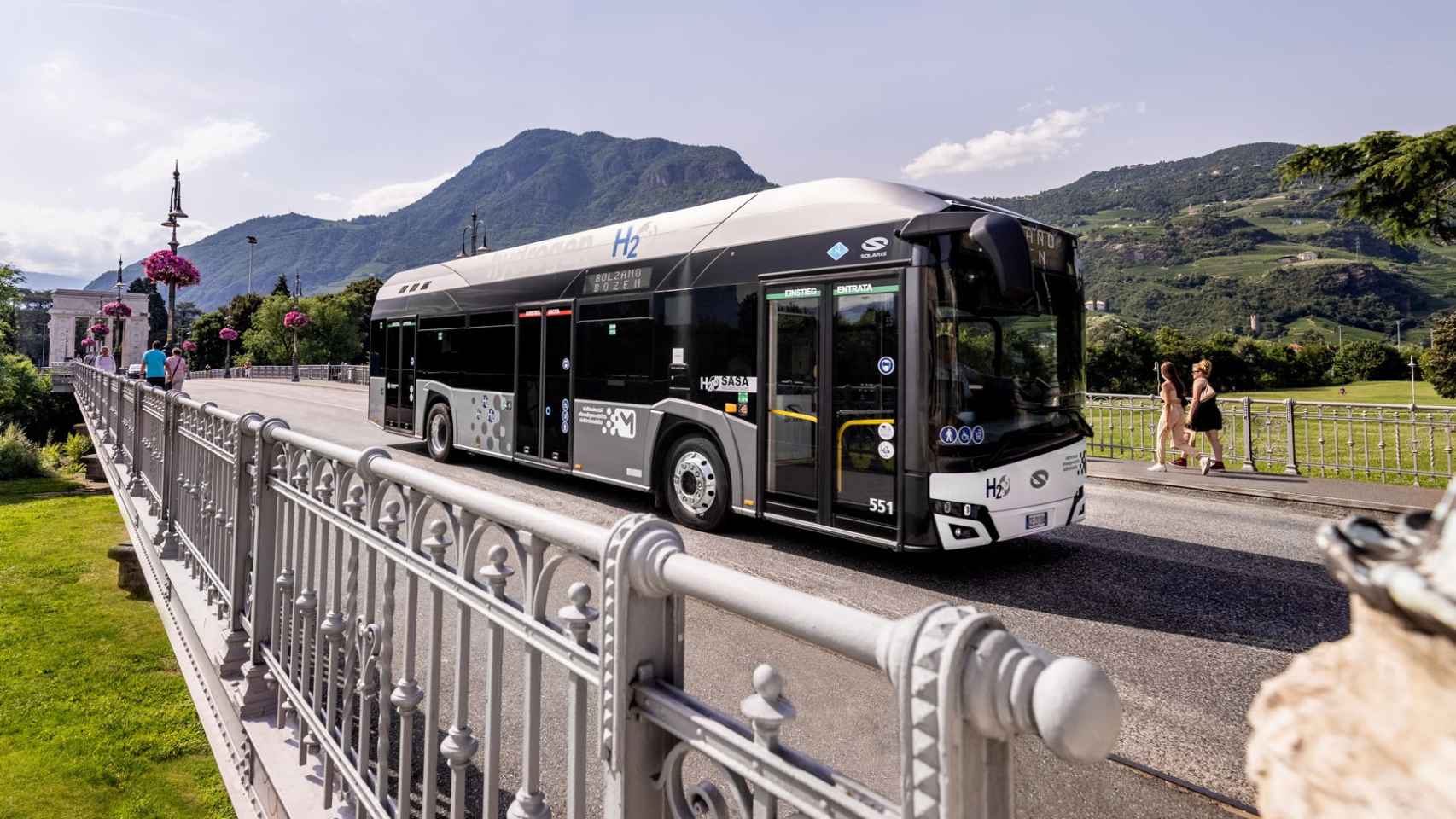 Autobús de hidrógeno de Solaris, modelo Urbino, de 12 metros de longitud.