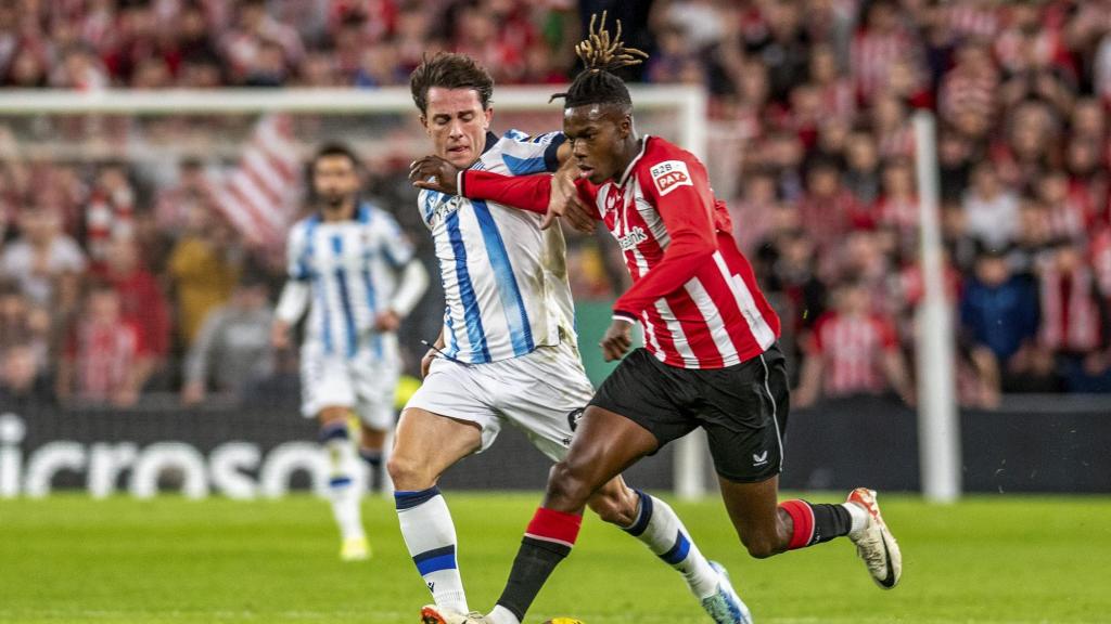 Álvaro Odriozola y Nico Williams, en el último derbi vasco disputado en San Mamés.