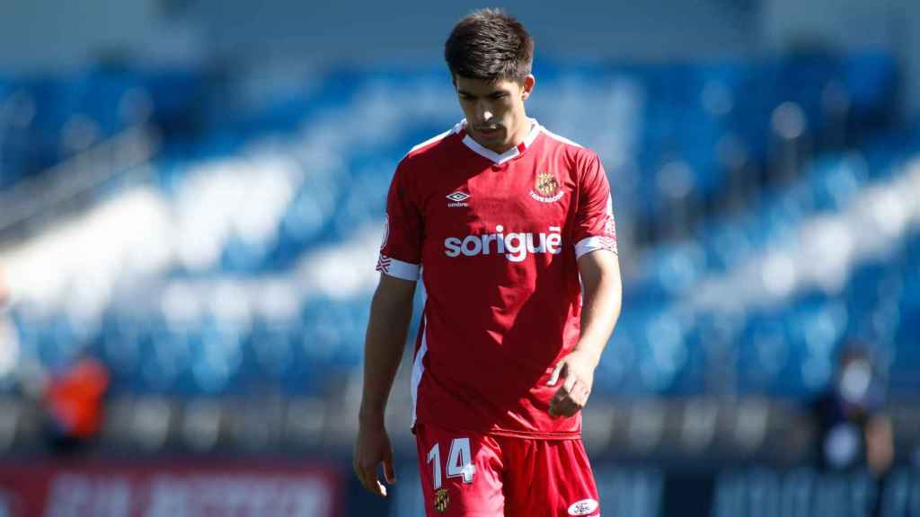 Álex Quintanilla, durante un encuentro con el Nástic de Tarragona la pasada temporada.