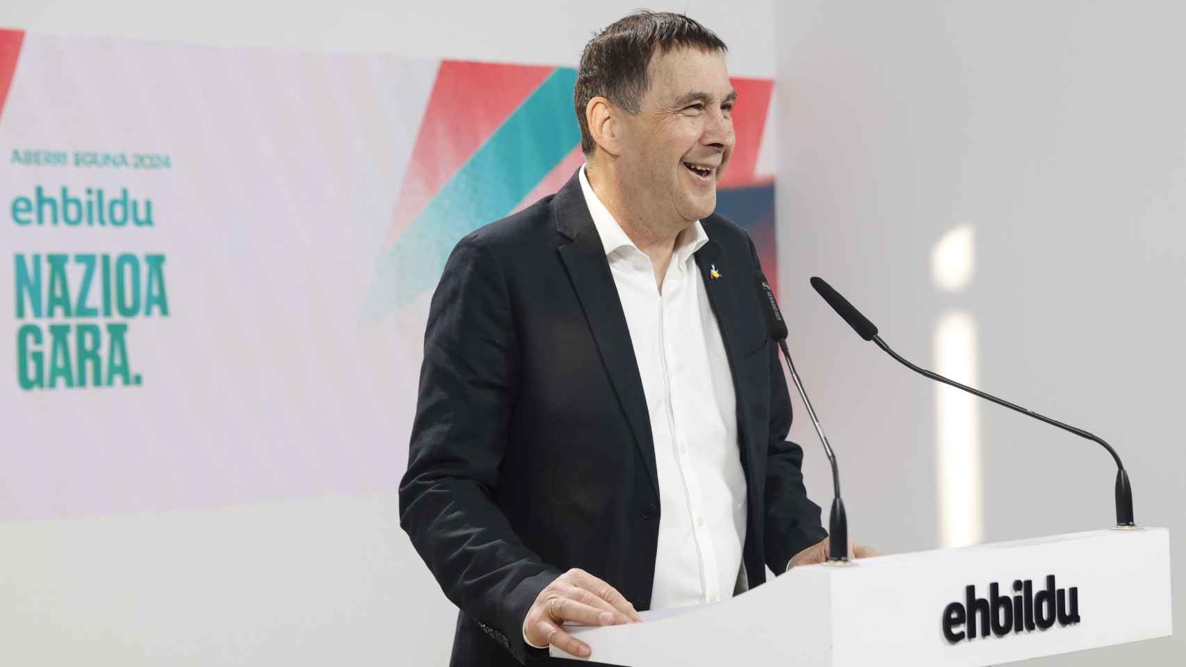 Imagen de archivo del coordinador general de EH Bildu, Arnaldo Otegi, en una rueda de prensa  / Juan Herrero - EFE