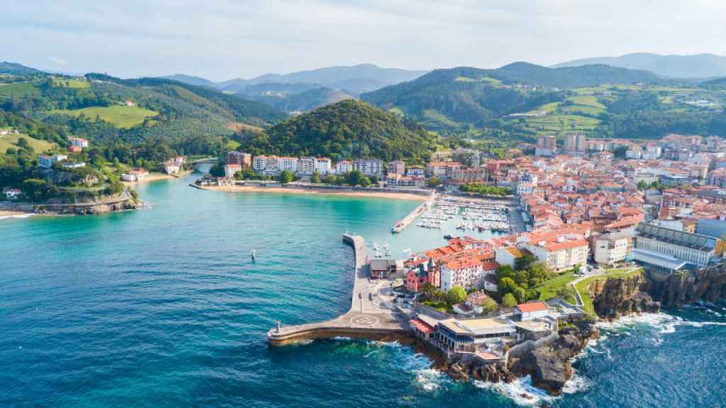 Vista aérea del pueblo de Lekeitio.