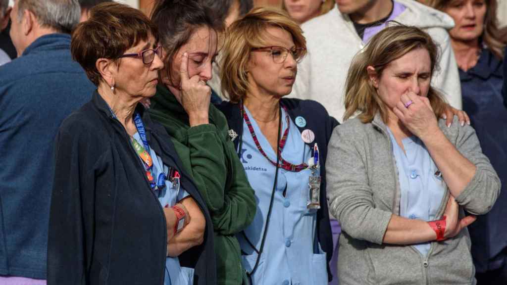 Los compañeros del Hospital de Cruces de la mujer asesinada en la localidad cántabra de Castro Urdiales