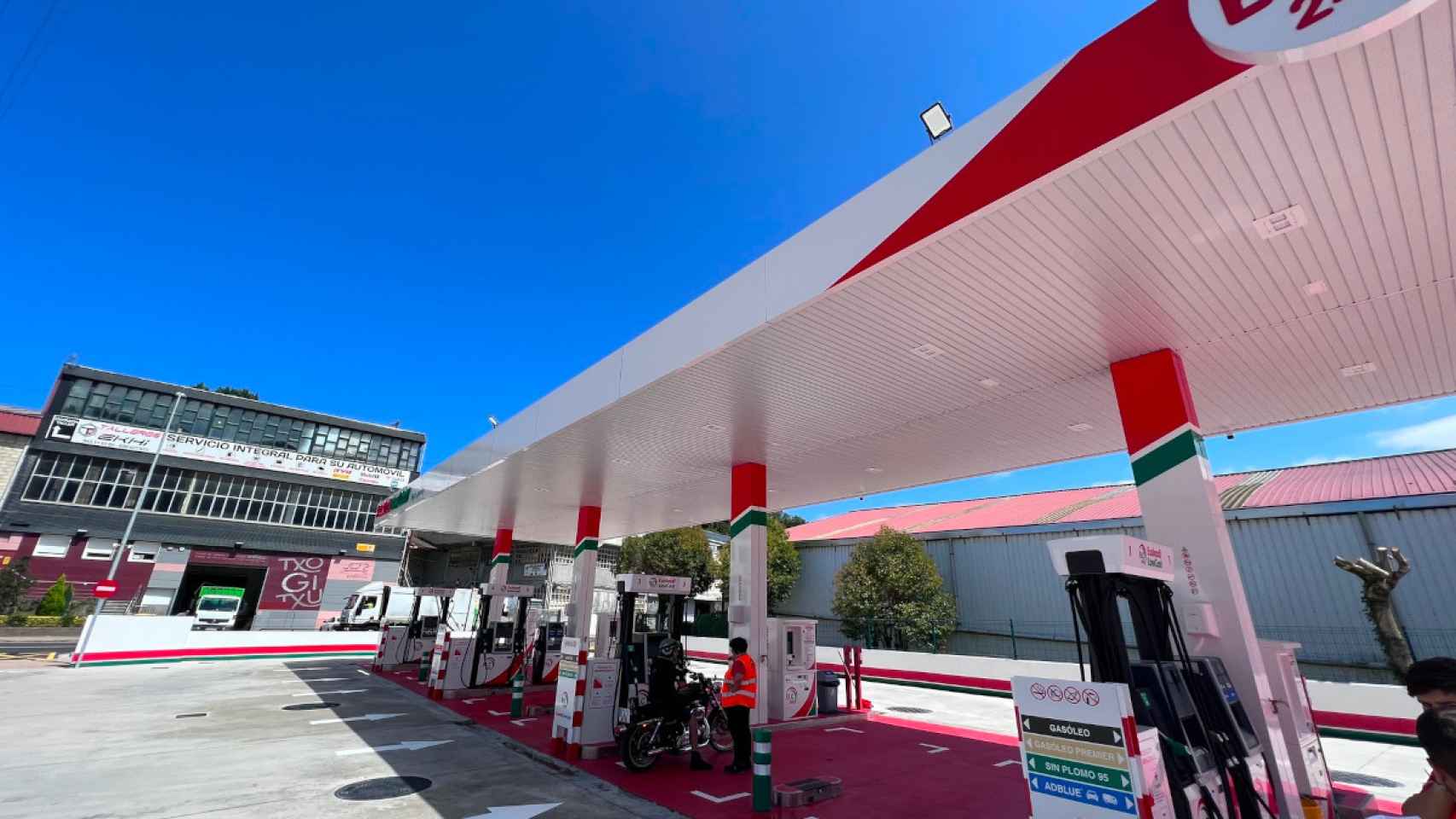 Euskadi Low Cost abrió una nueva gasolinera en Urretxu a principios del mes de marzo.