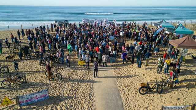 Manifestación del 18 de noviembre de 2023 en las playas de Capbreton, en Francia, del colectivo STOP THT 40.