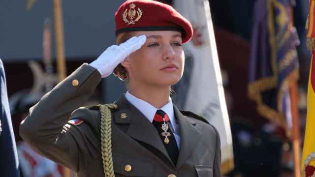 La princesa Leonor en el Desfile Militar del Día Nacional en la Plaza de Neptuno, Madrid.