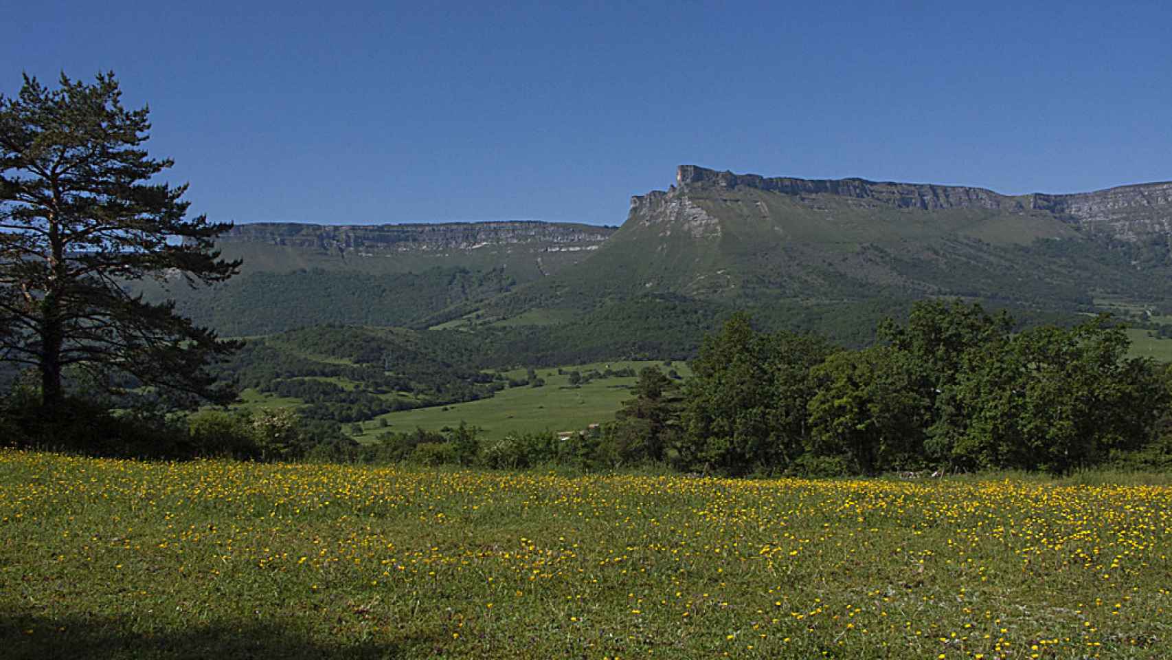 Sierra Salvada y el monte Tologorri.