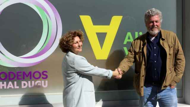 La secretaria general de Podemos Ahal Dugu, Pilar Garrido, y el coordinador general de Alianza Verde, Juantxo López de Uralde / Podemos