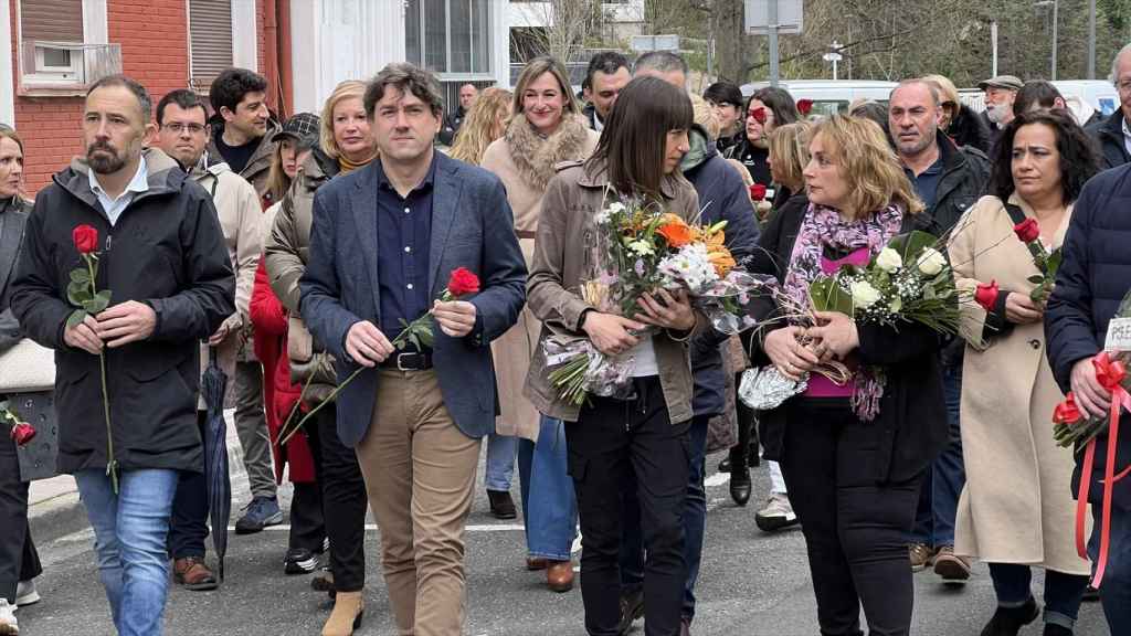 Dirigentes socialistas en el homenaje al edil asesinado por ETA en Mondragón (Gipuzkoa) en 2008 Isaías Carrasco/Europa Press