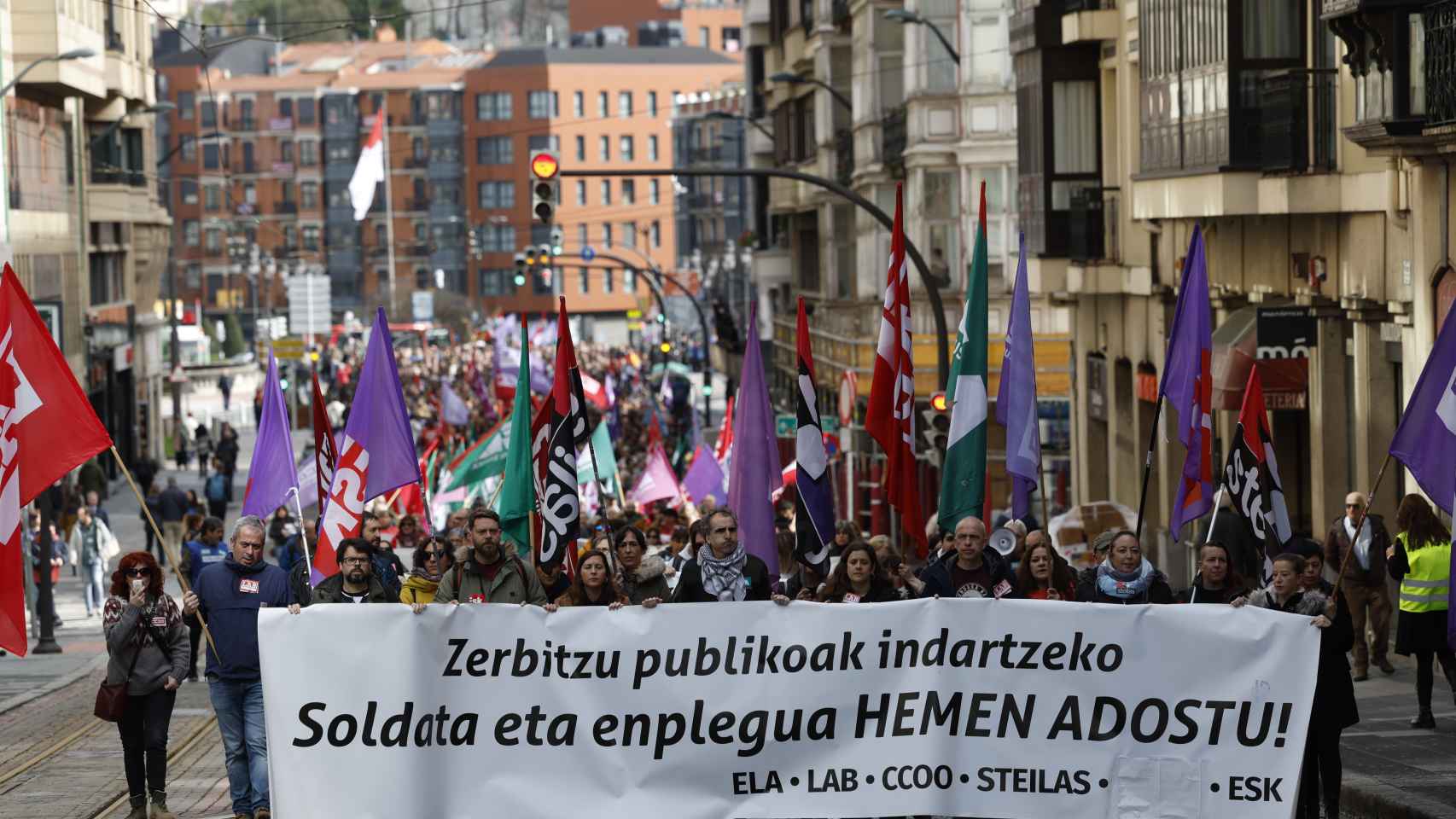 Los sindicatos de funcionarios amenazan con más huelgas entre fuertes críticas del PNV/EFE