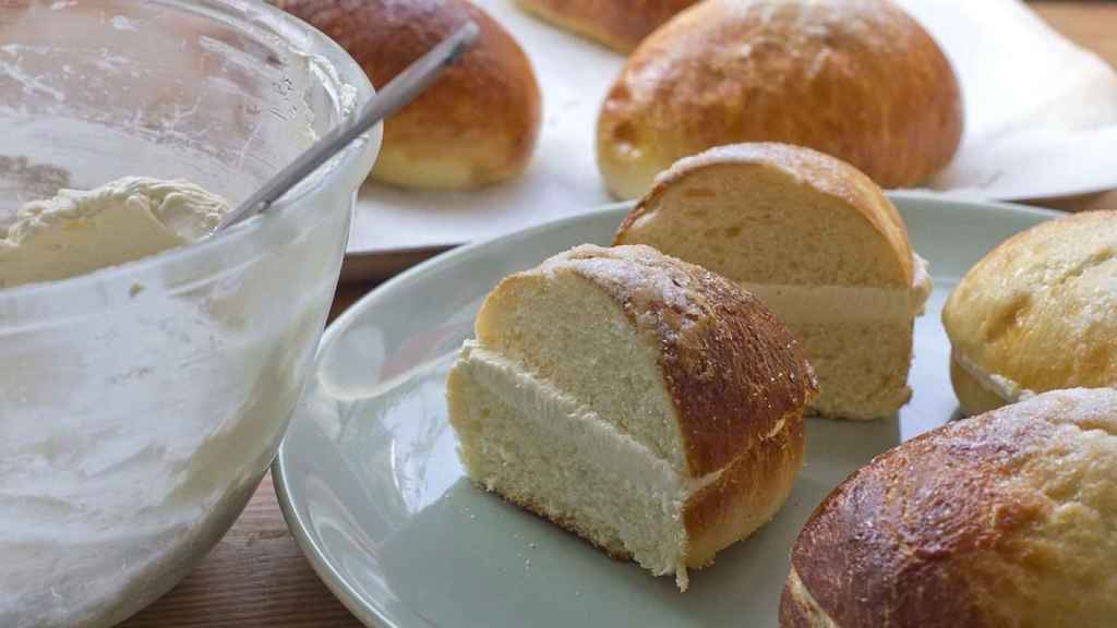 Bollos de mantequilla típicos de Bilbao.