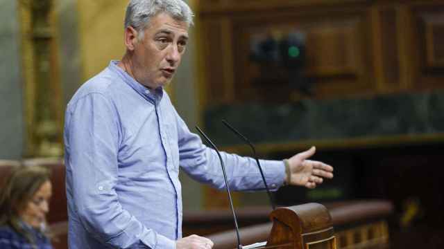 El diputado de EH Bildu Oskar Matute interviene en el Congreso /  EFE