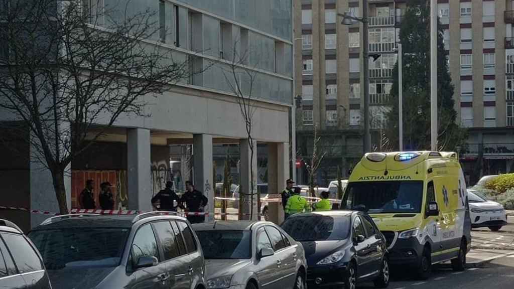 Un niño de corta edad se precipita de un quinto piso de Vitoria