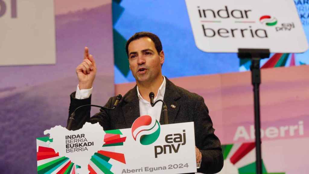 Imanol Pradales durante su discurso del Aberri Eguna.