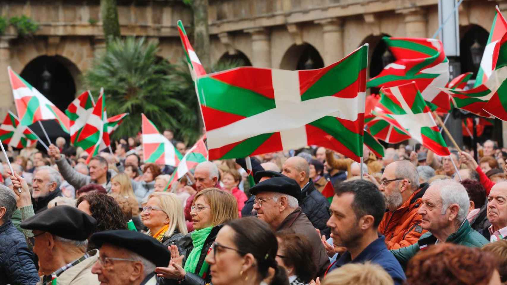 El público peneuvista durante el acto del PNV en Bilbao.