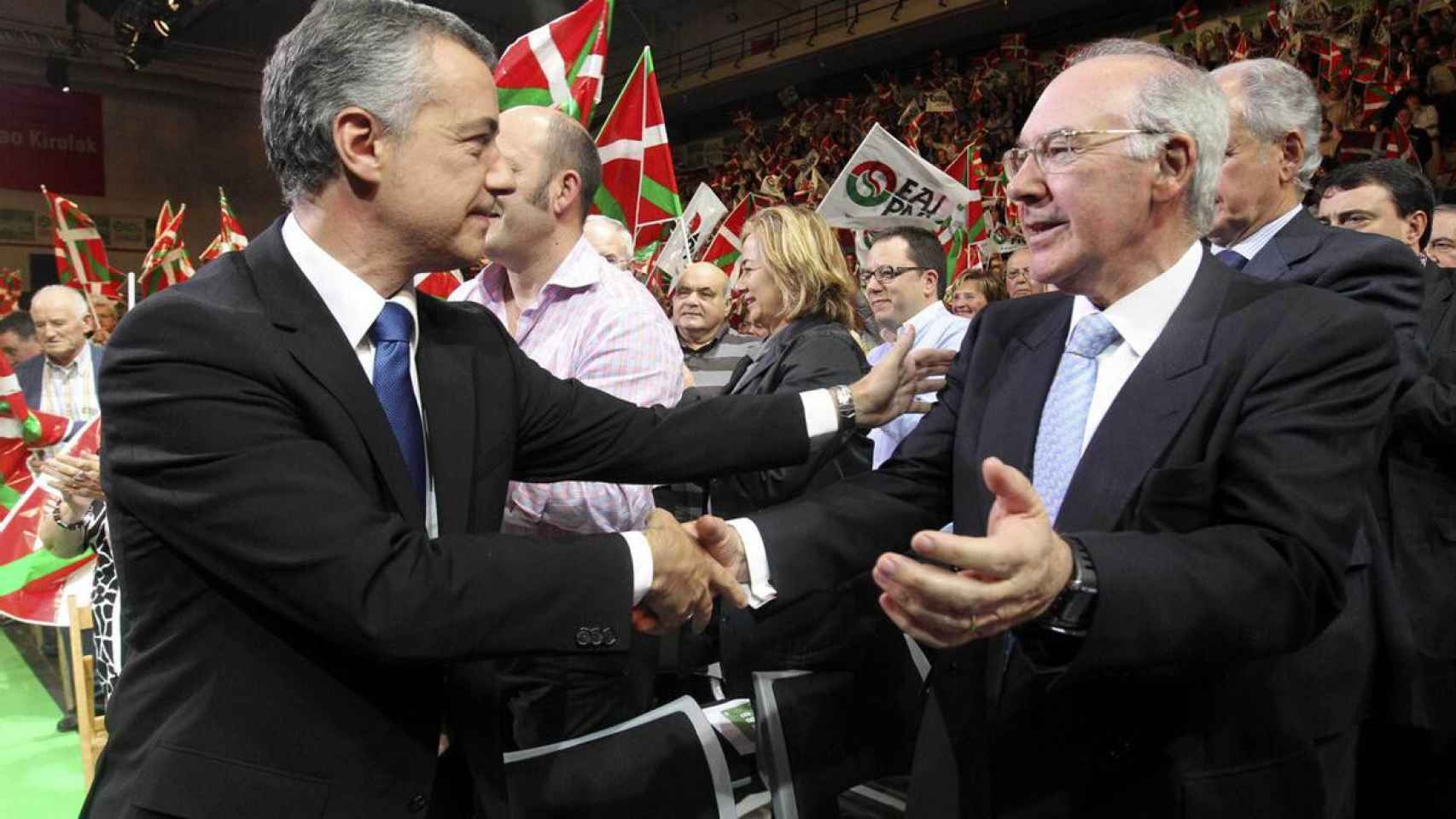 José Antonio Ardanza junto a Iñigo Urkullu, en una imagen de archivo / EFE