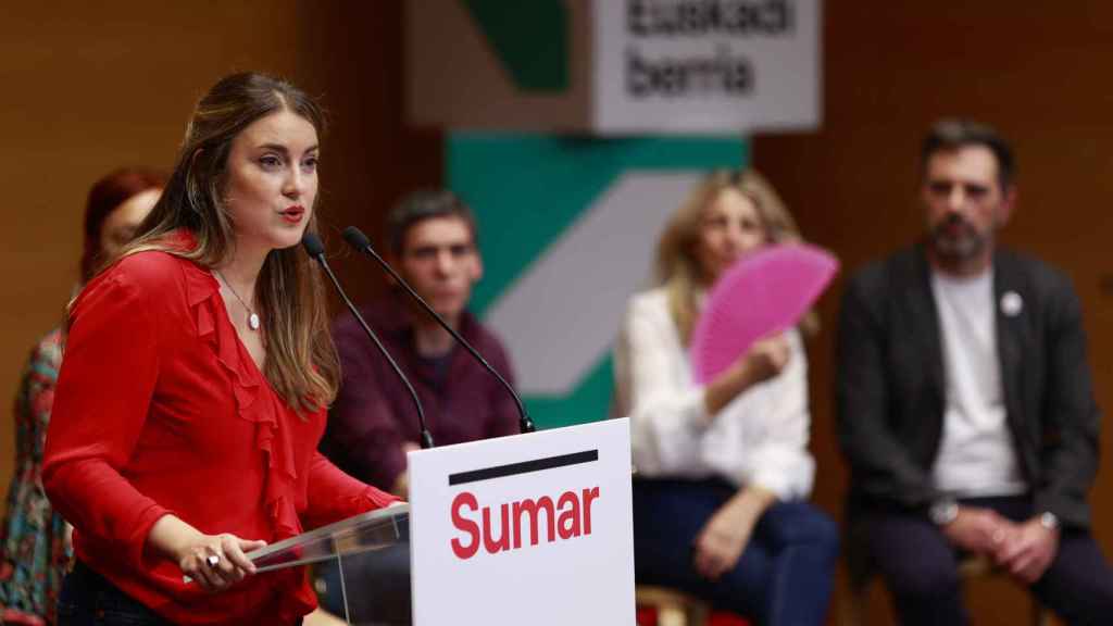 Alba Garcia, candidata a lehendakari de Sumar, en un acto junto a la vicepresidenta y ministra de Trabajo, Yolanda Díaz / CEDIDA