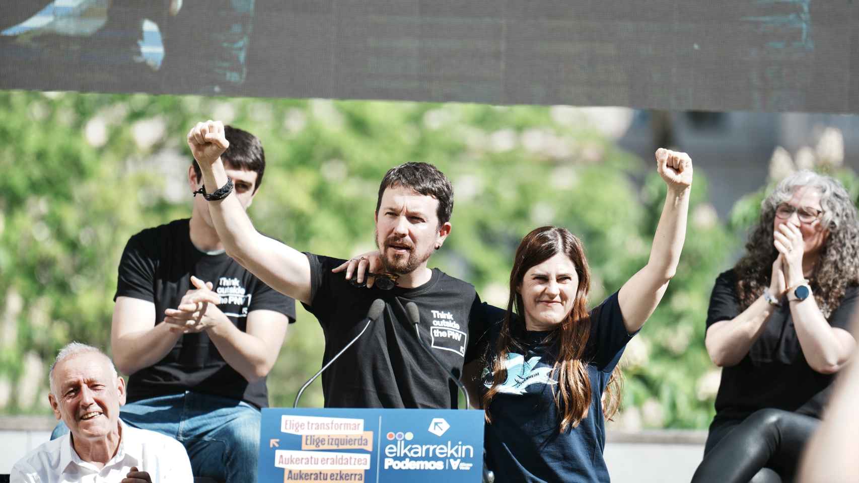 El exlider de Podemos, Pablo Iglesias, y la candidata a Lehendakari de Elkarrekin Podemos, Miren Gorrotxategi, en un acto en Bilbao / Humberto Bilbao - Europa Press