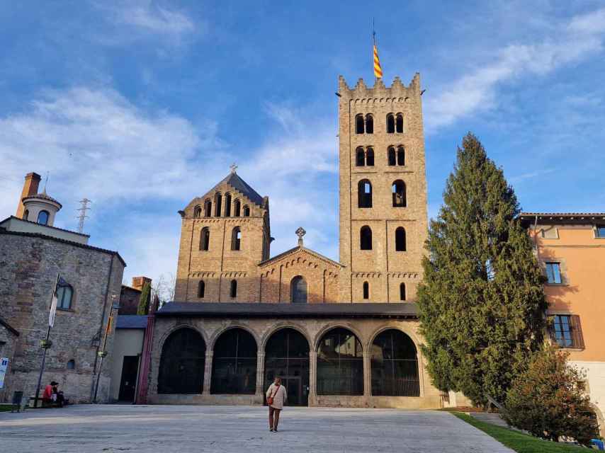 La historia y la iglesia catalana se citan en este monasterio que se convirtió en lugar de enterramiento de los condes de Barcelona y Besalú / A. VIRI