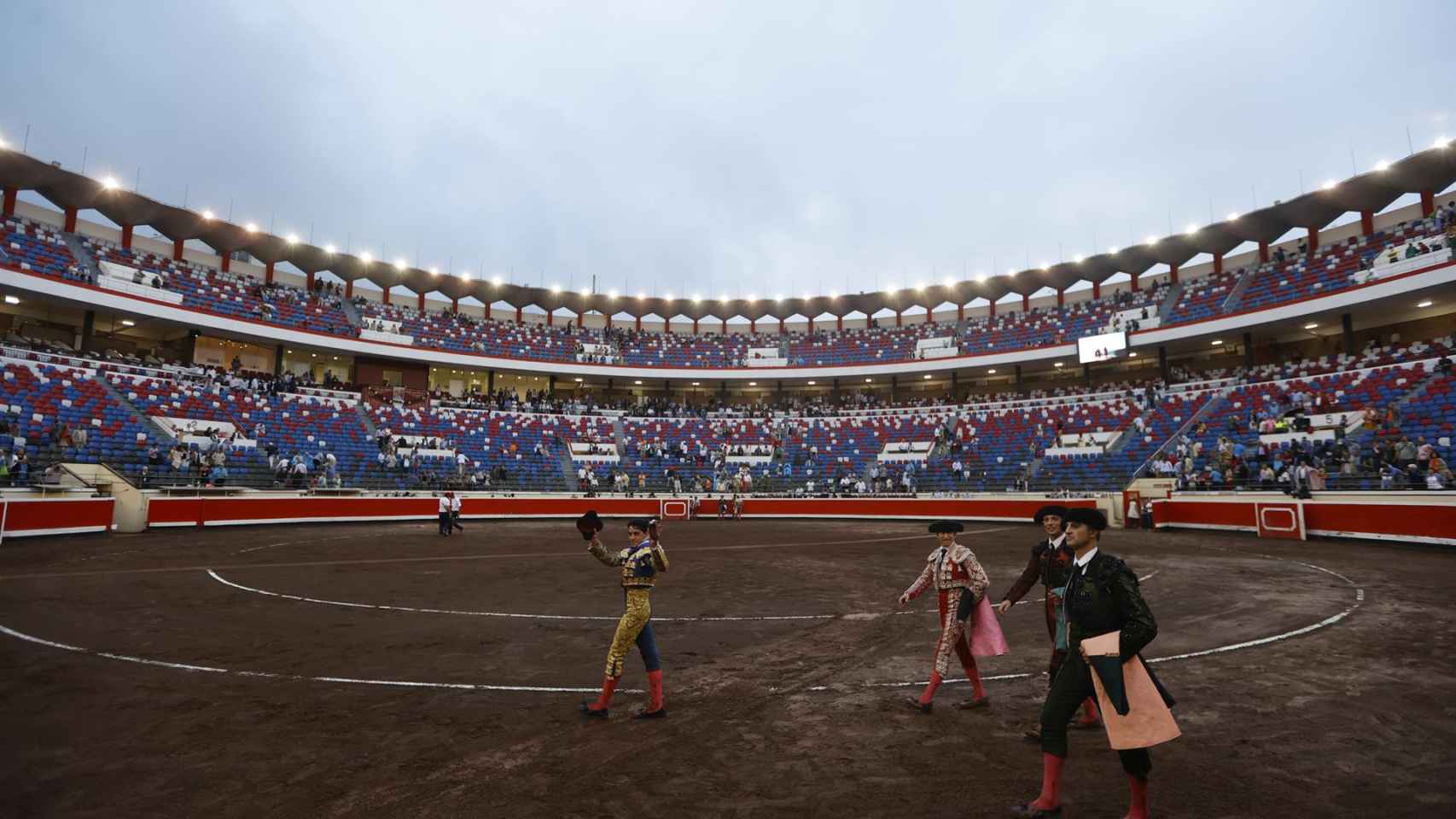 Una biblioteca y espacios deportivos: proponen transformar la plaza de toros de Bilbao en un centro sociocultural