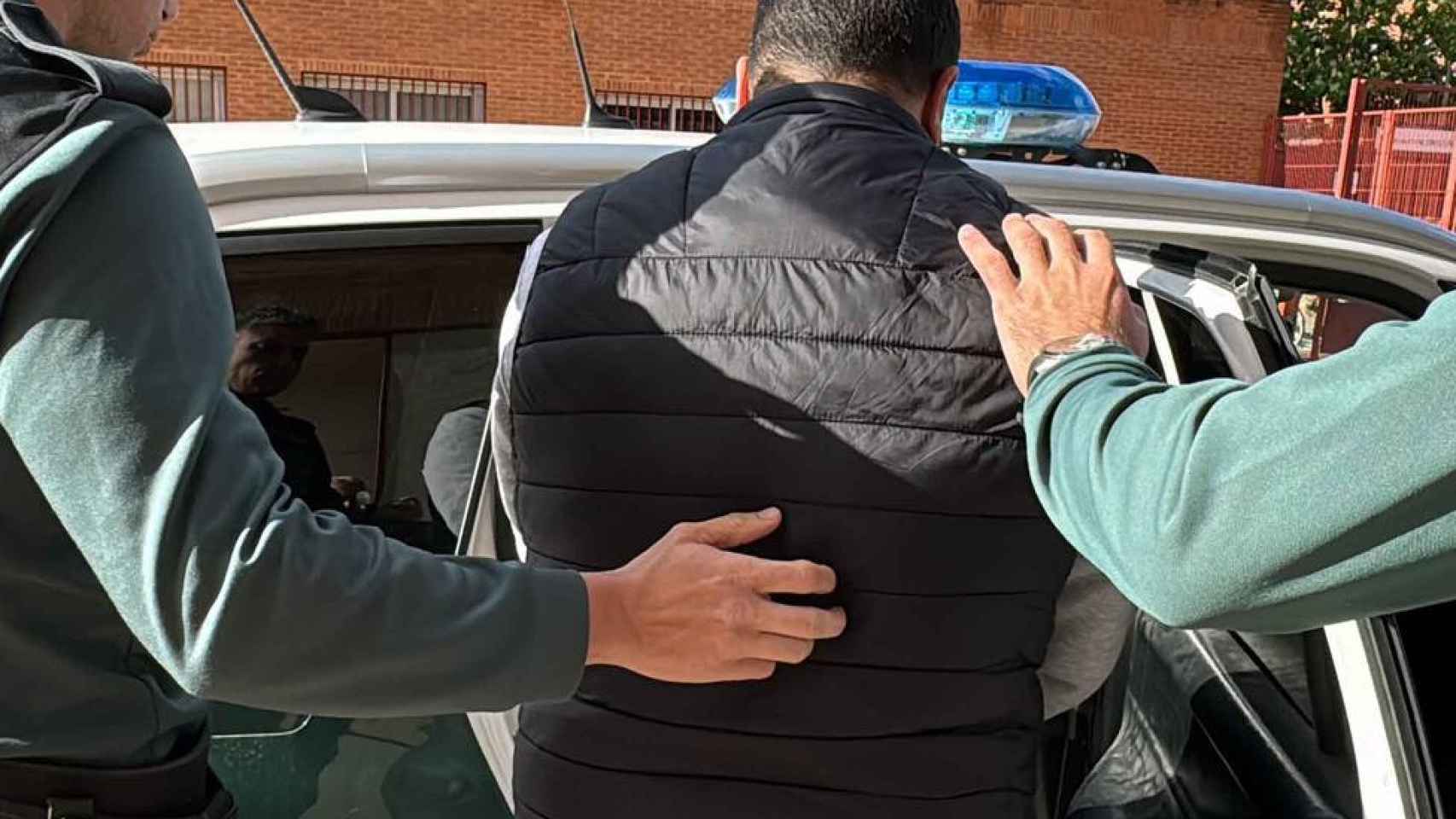 Un vecino de Basauri siendo detenido por una presunta agresión sexual