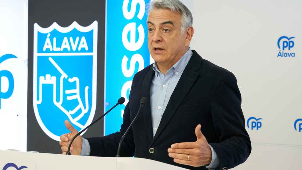 Javier de Andrés en la sede del PP vasco de Vitoria.