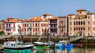 Este es el pueblo costero más bonito a una hora y media de Euskadi: el secreto mejor guardado