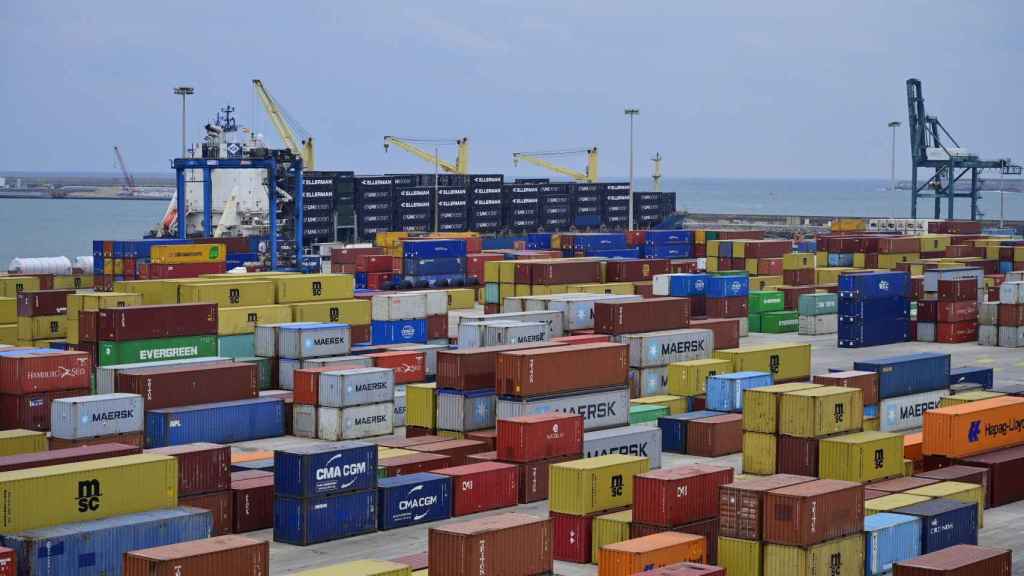 Terminal de contenedores en el Puerto de Bilbao