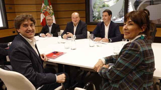 Primera reunión negociadora para formar el Gobierno vasco entre PNV y PSE / EFE