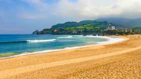 La única playa con bandera azul de Bizkaia en 2024.