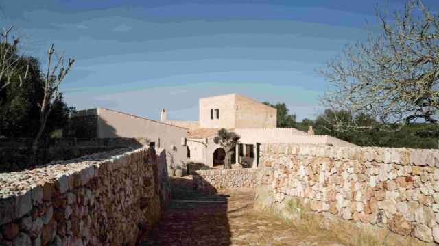 Santa Ana en Menorca y Miramar en Palma de Mallorca, elegidas por 'Financial Times' entre las mejores villas para alquilar en verano