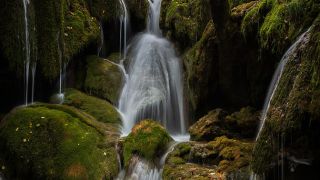 El sendero más bonito de Euskadi para realizar este verano: las cascadas más impresionantes