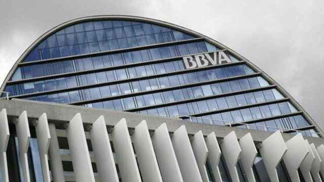 El BBVA pide a la CNMV su autorización para lanzar la opa sobre el Banco Sabadell /