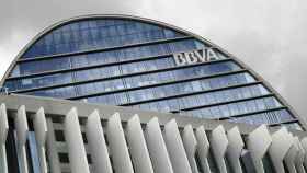 El BBVA pide a la CNMV su autorización para lanzar la opa sobre el Banco Sabadell /