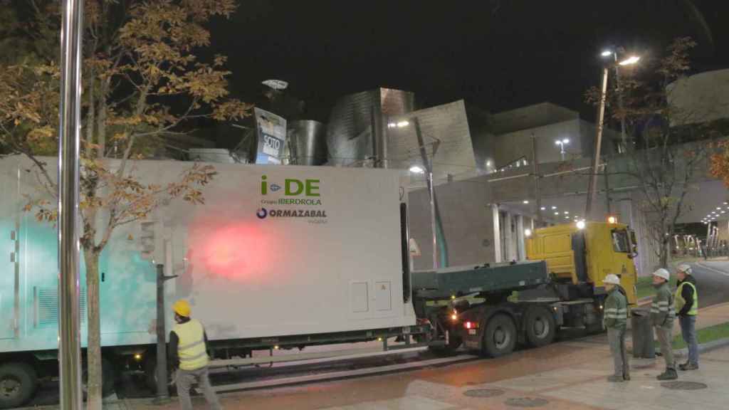 Traslado de una subestación de Ormazabal e Iberdrola frente al Guggenheim en Bilbao