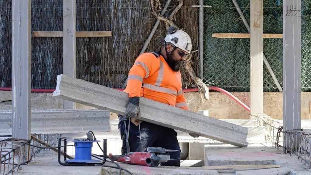 Trabajador en la obra.