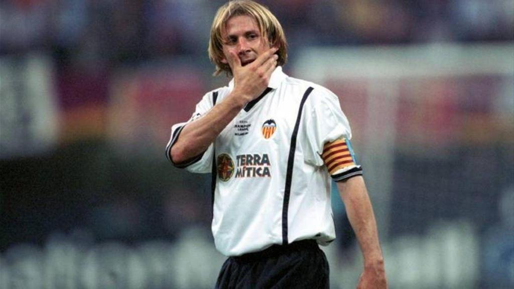 Gaizka Mendieta, durante su etapa como futbolista en el Valencia CF.