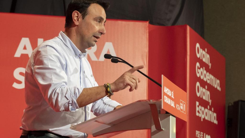 Mikel Torres suena como miembro del Gobierno vasco.