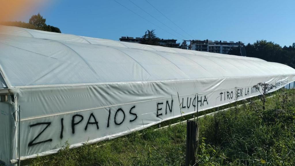 Pintadas amenazantes en Hernani contra Zupiria.